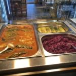 Kohlrouladen mit Rotkohl Imbiss Willrother-Alm